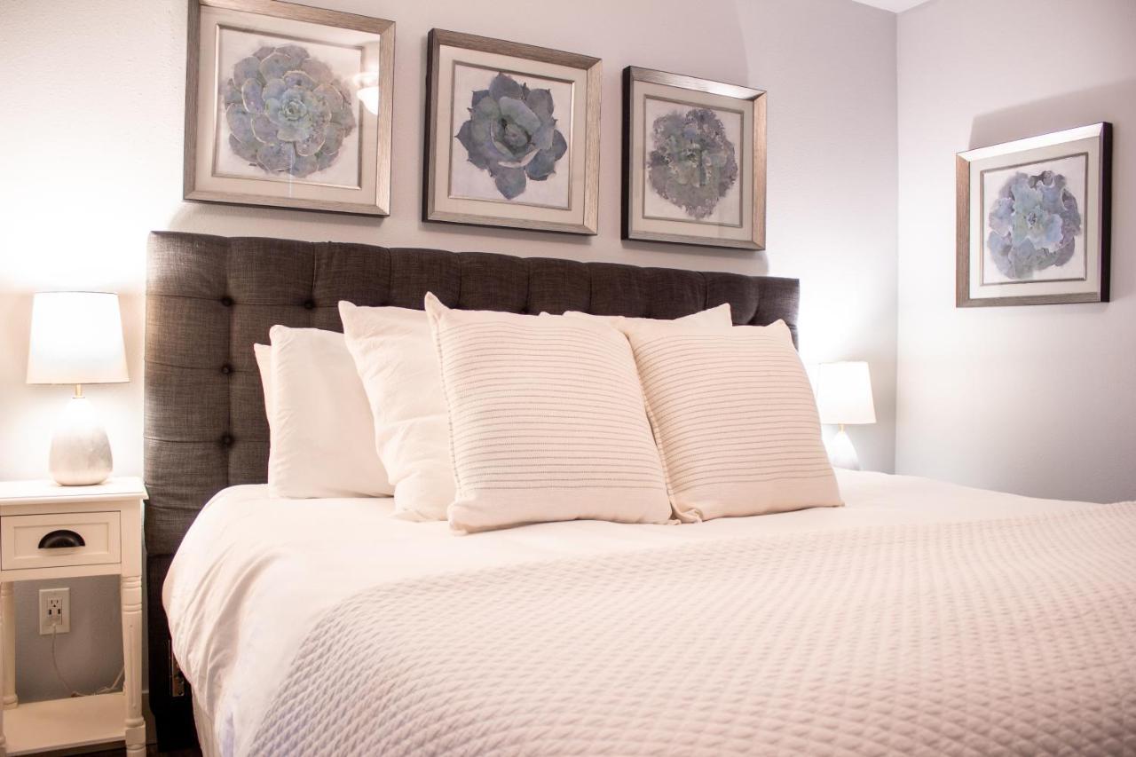 Hotel Douglas On Third 4*