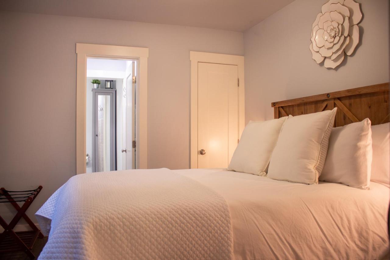 Hotel Douglas On Third 4*