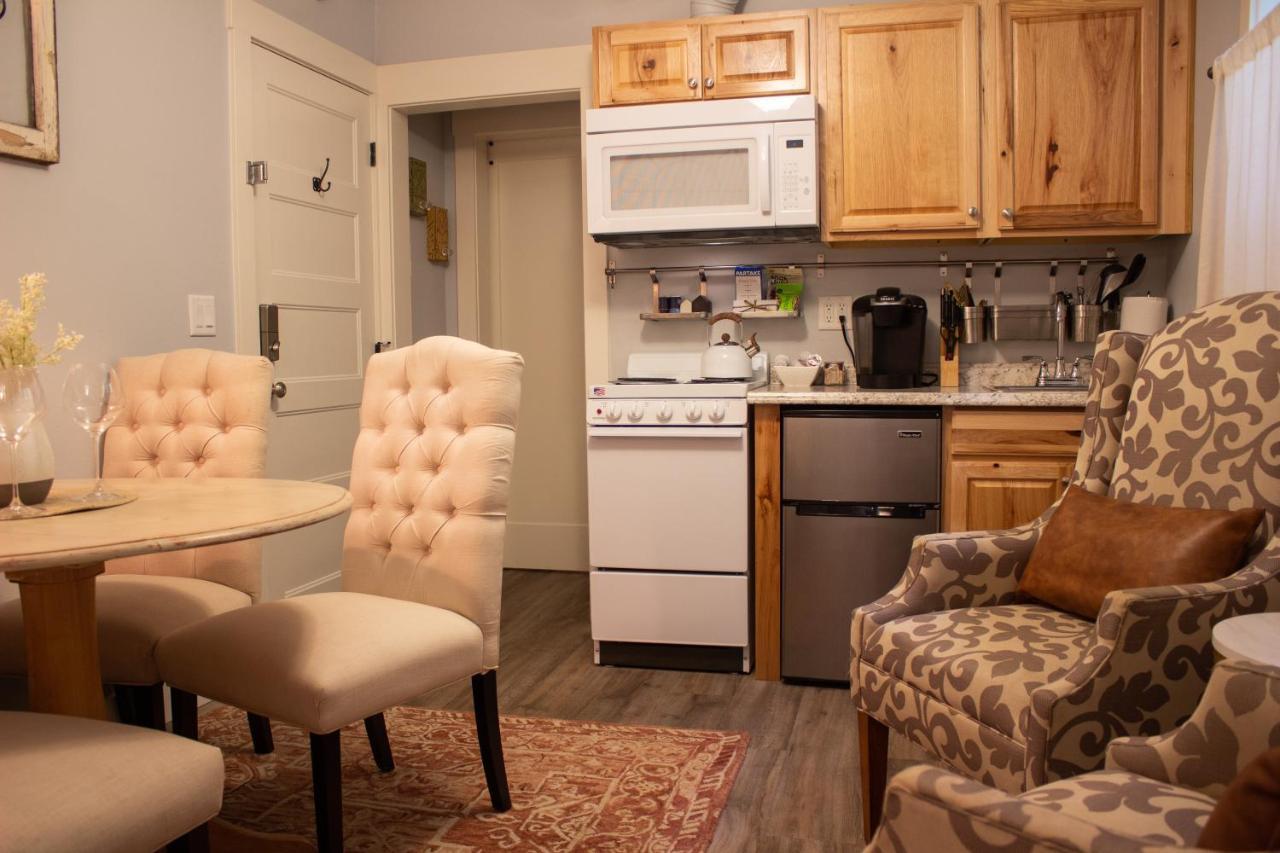 Hotel Douglas On Third 4*